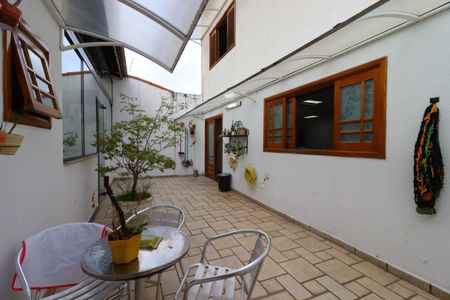 Casa à venda com 420m², 3 quartos e 8 vagasQuintal
