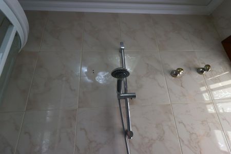 Casa à venda com 420m², 3 quartos e 8 vagasBanheiro da Suíte 3