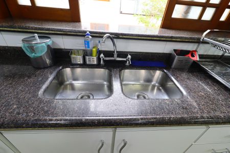 Casa à venda com 420m², 3 quartos e 8 vagasCozinha