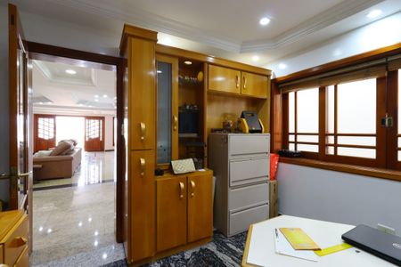 Casa à venda com 420m², 3 quartos e 8 vagasEscritório