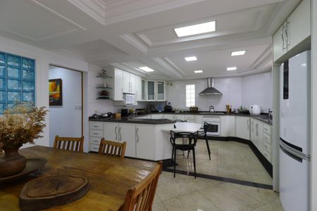 Casa à venda com 420m², 3 quartos e 8 vagasCozinha