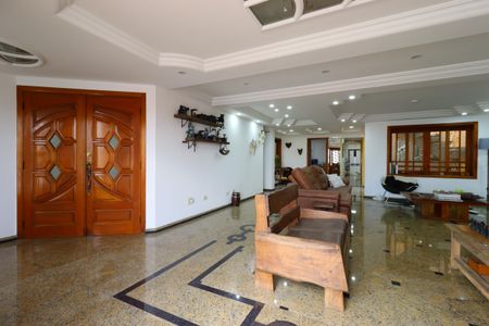 Casa à venda com 420m², 3 quartos e 8 vagasSala