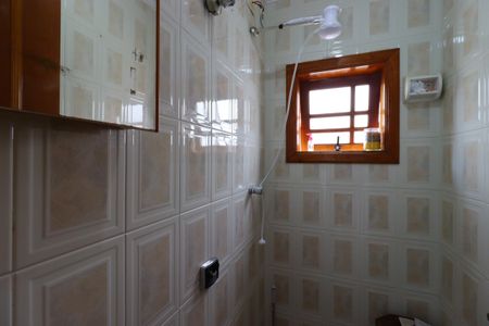 Casa à venda com 420m², 3 quartos e 8 vagasBanheiro de Serviço