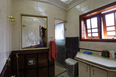 Casa à venda com 420m², 3 quartos e 8 vagasBanheiro da Suíte 1