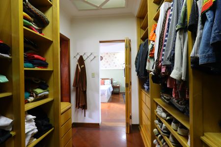 Casa à venda com 420m², 3 quartos e 8 vagasCloset da Suíte 1