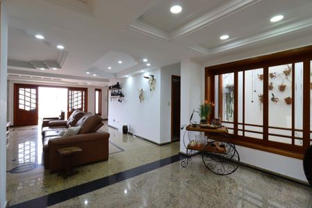 Casa à venda com 420m², 3 quartos e 8 vagasSala