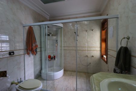 Casa à venda com 420m², 3 quartos e 8 vagasBanheiro da Suíte 3
