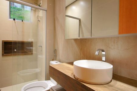 Apartamento à venda com 87m², 2 quartos e 2 vagasBanheiro da Suíte