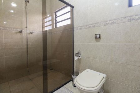 Casa à venda com 200m², 3 quartos e 4 vagas Casa à venda com 200m², 3 quartos e 4 vagasBanheiro Suíte