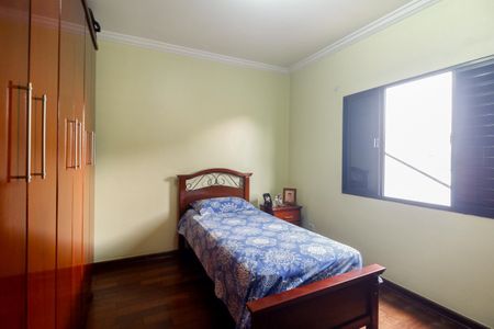 Casa à venda com 200m², 3 quartos e 4 vagas Casa à venda com 200m², 3 quartos e 4 vagasQuarto 2