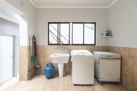 Casa à venda com 200m², 3 quartos e 4 vagas Casa à venda com 200m², 3 quartos e 4 vagasÁrea de Serviço