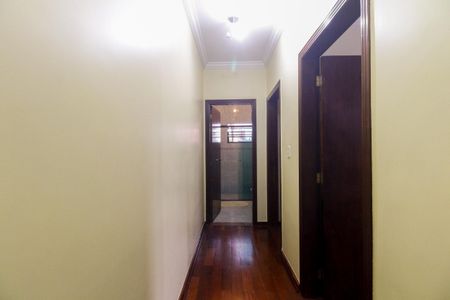 Casa à venda com 200m², 3 quartos e 4 vagas Casa à venda com 200m², 3 quartos e 4 vagasCorredor de Acesso