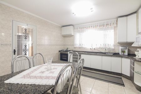 Casa à venda com 200m², 3 quartos e 4 vagas Casa à venda com 200m², 3 quartos e 4 vagasCozinha