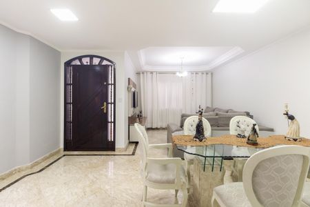 Casa à venda com 200m², 3 quartos e 4 vagas Casa à venda com 200m², 3 quartos e 4 vagasSala