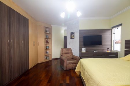 Casa à venda com 200m², 3 quartos e 4 vagas Casa à venda com 200m², 3 quartos e 4 vagasSuíte