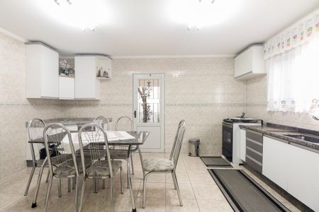 Casa à venda com 200m², 3 quartos e 4 vagas Casa à venda com 200m², 3 quartos e 4 vagasCozinha