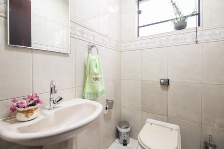 Casa à venda com 200m², 3 quartos e 4 vagas Casa à venda com 200m², 3 quartos e 4 vagasLavabo