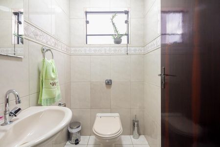 Casa à venda com 200m², 3 quartos e 4 vagas Casa à venda com 200m², 3 quartos e 4 vagasLavabo