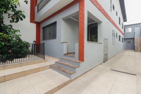 Casa à venda com 200m², 3 quartos e 4 vagas Casa à venda com 200m², 3 quartos e 4 vagasQuintal e Garagem