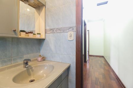 Casa à venda com 200m², 3 quartos e 4 vagas Casa à venda com 200m², 3 quartos e 4 vagasBanheiro Social