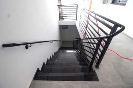 Apartamento à venda com 37m², 1 quarto e sem vagaEscada