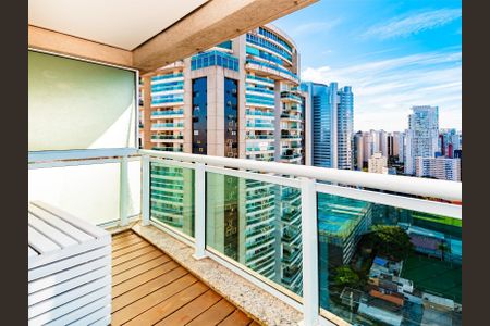 varanda de apartamento à venda com 2 quartos, 165m² em Cidade Monções, São Paulo