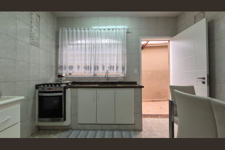 Casa à venda com 150m², 2 quartos e 2 vagasCozinha