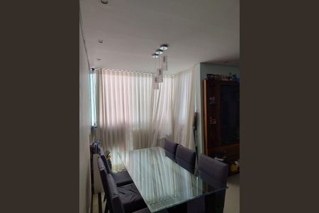 Apartamento à venda com 70m², 2 quartos e 1 vaga Apartamento à venda com 70m², 2 quartos e 1 vagaSala