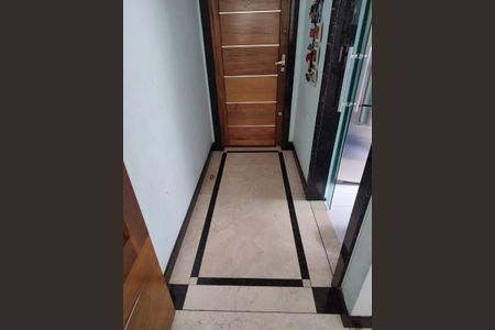 Apartamento à venda com 70m², 2 quartos e 1 vaga Apartamento à venda com 70m², 2 quartos e 1 vagaSala