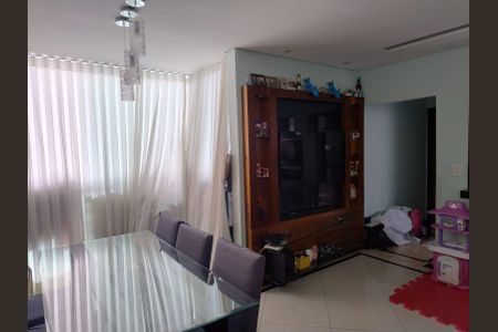 Apartamento à venda com 70m², 2 quartos e 1 vaga Apartamento à venda com 70m², 2 quartos e 1 vagaSala