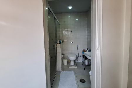 Casa para alugar com 240m², 4 quartos e 1 vaga Casa para alugar com 240m², 4 quartos e 1 vagaBanheiro Social