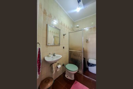 Casa para alugar com 240m², 4 quartos e 1 vaga Casa para alugar com 240m², 4 quartos e 1 vagaBanheiro de Serviço