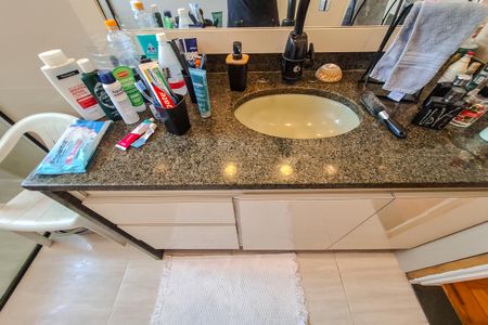 Casa para alugar com 240m², 4 quartos e 1 vaga Casa para alugar com 240m², 4 quartos e 1 vagaBanheiro da Suíte