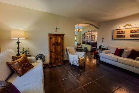 Casa para alugar com 240m², 4 quartos e 1 vaga Casa para alugar com 240m², 4 quartos e 1 vagaSala