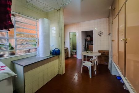 Casa para alugar com 240m², 4 quartos e 1 vaga Casa para alugar com 240m², 4 quartos e 1 vagaÁrea de Serviço