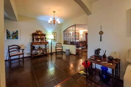 Casa para alugar com 240m², 4 quartos e 1 vaga Casa para alugar com 240m², 4 quartos e 1 vagaSala