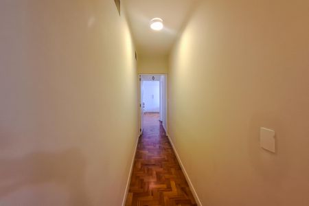 Casa para alugar com 240m², 4 quartos e 1 vaga Casa para alugar com 240m², 4 quartos e 1 vagaCorredor