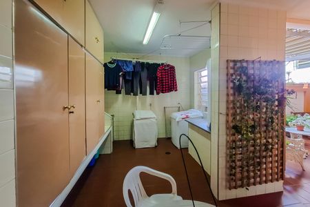 Casa para alugar com 240m², 4 quartos e 1 vaga Casa para alugar com 240m², 4 quartos e 1 vagaÁrea de Serviço