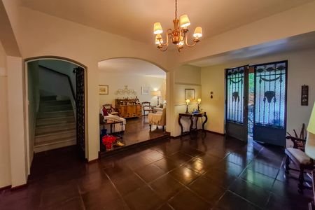 Casa para alugar com 240m², 4 quartos e 1 vaga Casa para alugar com 240m², 4 quartos e 1 vagaSala