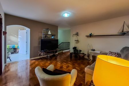 Casa para alugar com 240m², 4 quartos e 1 vaga Casa para alugar com 240m², 4 quartos e 1 vagaSala Superior TV