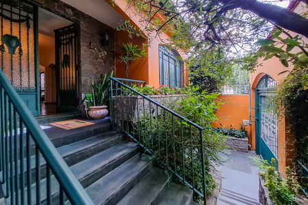 Casa para alugar com 240m², 4 quartos e 1 vaga Casa para alugar com 240m², 4 quartos e 1 vagaEntrada