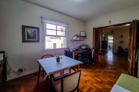 Casa para alugar com 240m², 4 quartos e 1 vaga Casa para alugar com 240m², 4 quartos e 1 vagaEscritório/ Quarto Reversível
