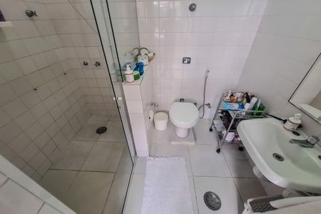 Casa para alugar com 240m², 4 quartos e 1 vaga Casa para alugar com 240m², 4 quartos e 1 vagaBanheiro Social