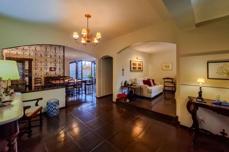 Casa para alugar com 240m², 4 quartos e 1 vaga Casa para alugar com 240m², 4 quartos e 1 vagaSala