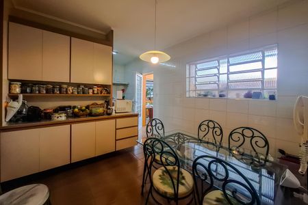 Casa para alugar com 240m², 4 quartos e 1 vaga Casa para alugar com 240m², 4 quartos e 1 vagaCopa