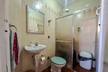 Casa para alugar com 240m², 4 quartos e 1 vaga Casa para alugar com 240m², 4 quartos e 1 vagaBanheiro de Serviço