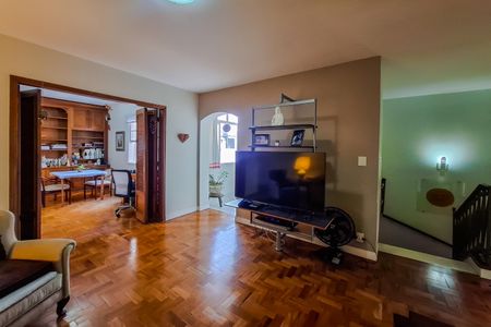 Casa para alugar com 240m², 4 quartos e 1 vaga Casa para alugar com 240m², 4 quartos e 1 vagaSala Superior TV