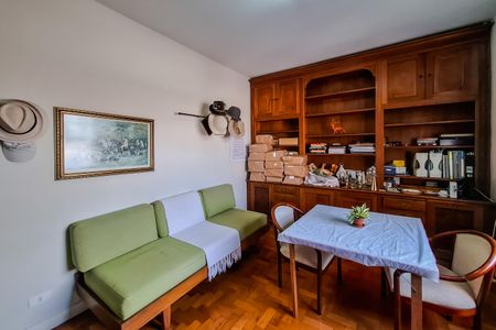 Casa para alugar com 240m², 4 quartos e 1 vaga Casa para alugar com 240m², 4 quartos e 1 vagaEscritório/ Quarto Reversível