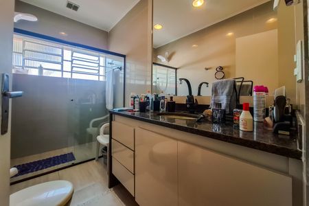 Casa para alugar com 240m², 4 quartos e 1 vaga Casa para alugar com 240m², 4 quartos e 1 vagaBanheiro da Suíte