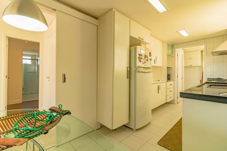Apartamento para alugar com 104m², 2 quartos e 2 vagasCozinha